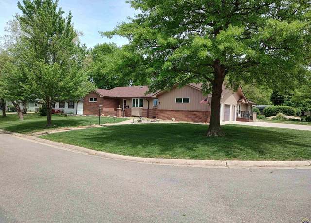 Property at 1710 Belmont Ct, Emporia, KS 66801, 4 beds, 2.5 baths