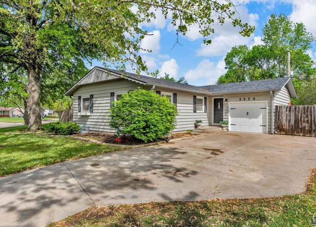 Property at 5534 SW Village Dr, Topeka, KS 66604, 4 beds, 2.5 baths