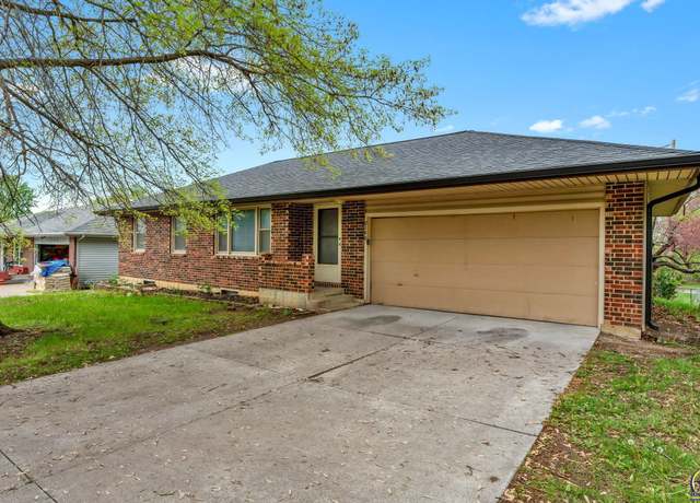 Property at 2140 SE 36th St, Topeka, KS 66605, 3 beds, 1.5 baths