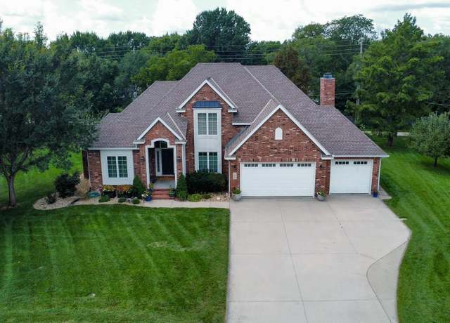 Property at 1405 Lincoln St, Emporia, KS 66801, 5 beds, 3.5 baths