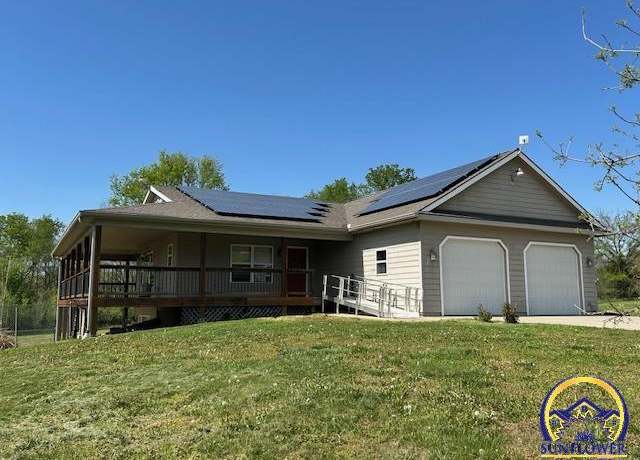 Property at 7006 SE 89th St, Berryton, KS 66409, 4 beds, 2.5 baths