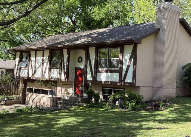 Property at 3504 SE Park Lane Ct, Topeka, KS 66605, 4 beds, 2.5 baths