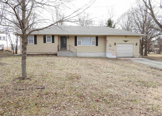 Property at 267 Ellinwood St, Osage City, KS 66523, 3 beds, 2 baths