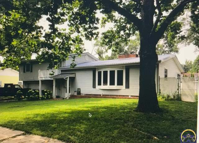 Property at 5324 SW 24th St, Topeka, KS 66614, 4 beds, 2.5 baths