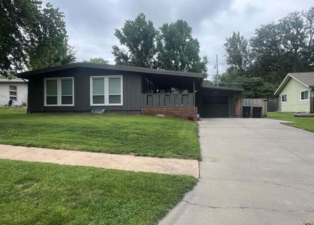 Property at 1626 SW 28th Ter, Topeka, KS 66611, 3 beds, 2 baths