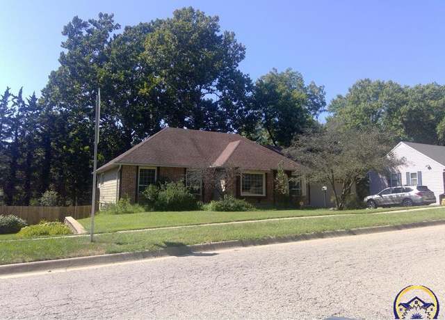 Property at 3237 SW Macvicar Ave, Topeka, KS 66611, 3 beds, 3 baths