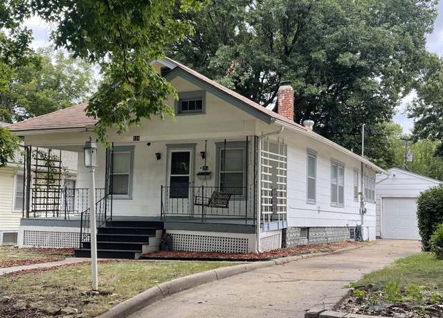 Property at 124 SW Kendall Ave, Topeka, KS 66606, 2 beds, 2 baths