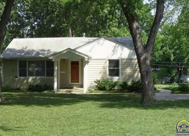 Property at 2218 SW Mission Ave, Topeka, KS 66614, 2 beds, 2 baths