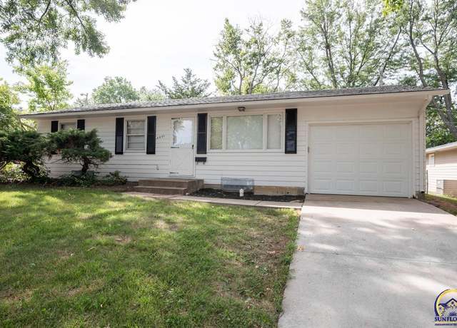 Property at 2401 SW 29th Ter, Topeka, KS 66611, 3 beds, 2 baths