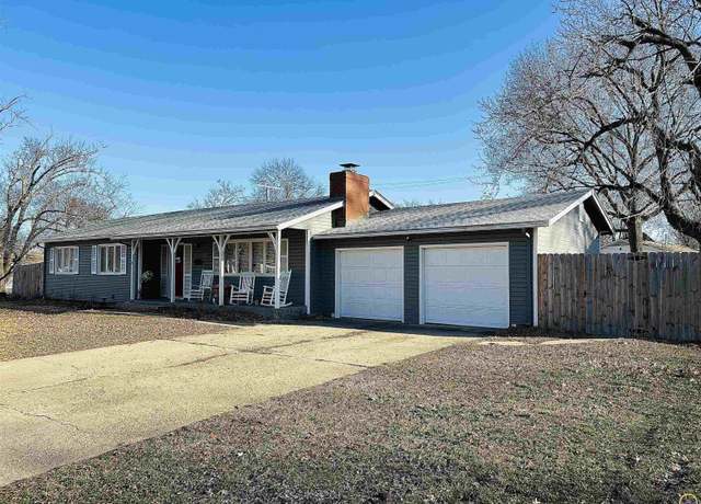 Property at 5501 SW 19th St, Topeka, KS 66604, 3 beds, 2 baths