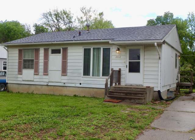 Property at 3532 SE 9th St, Topeka, KS 66607, 3 beds, 1 bath