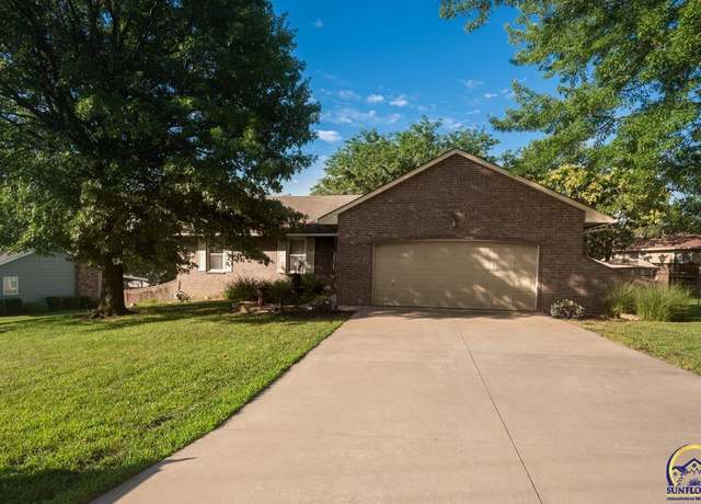 Property at 2121 NW Kendall Dr, Topeka, KS 66618, 3 beds, 2.5 baths