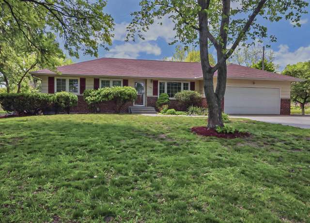 Property at 4639 SE 27th St, Topeka, KS 66605, 5 beds, 3 baths