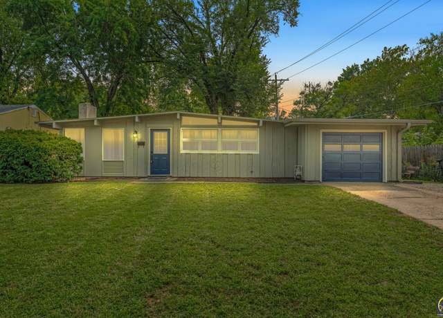 Property at 1553 SW 23rd Park, Topeka, KS 66611, 3 beds, 1.5 baths