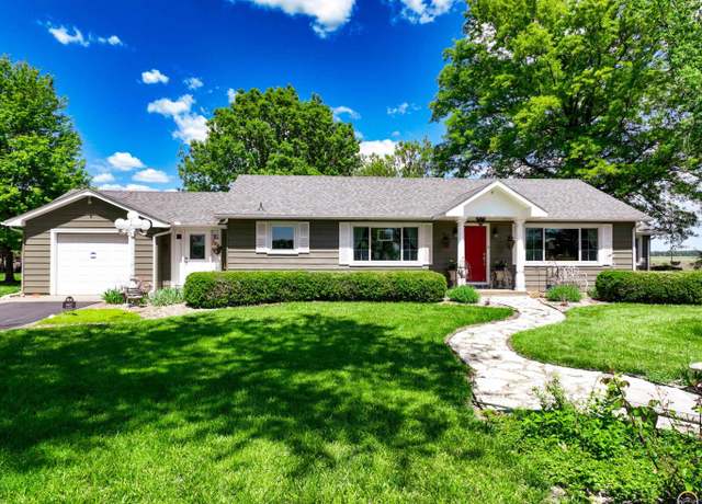 Property at 16037 US 24 Hwy, Rossville, KS 66533, 3 beds, 2.5 baths