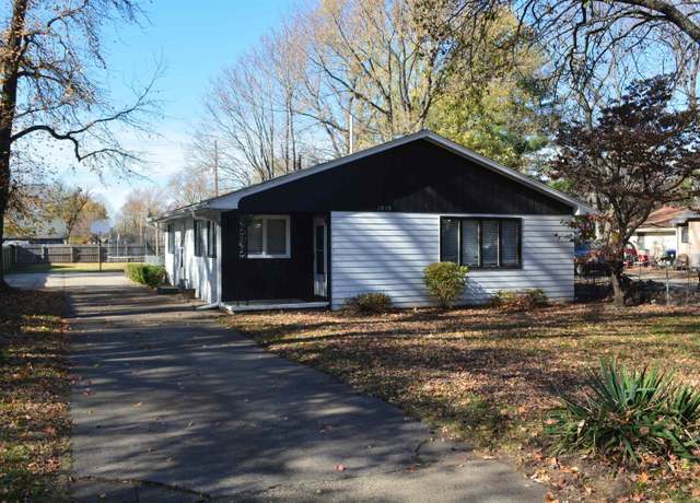 Property at 1919 NE Quincy St, Topeka, KS 66608, 3 beds, 1 bath