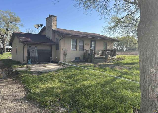 Property at 576 Road 200, Emporia, KS 66801, 2 beds, 1 bath