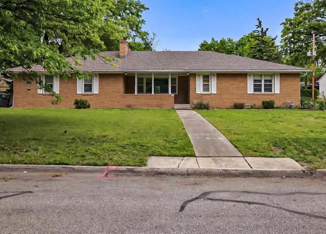 Property at 3636 SW Stratford Rd, Topeka, KS 66604, 4 beds, 2.5 baths
