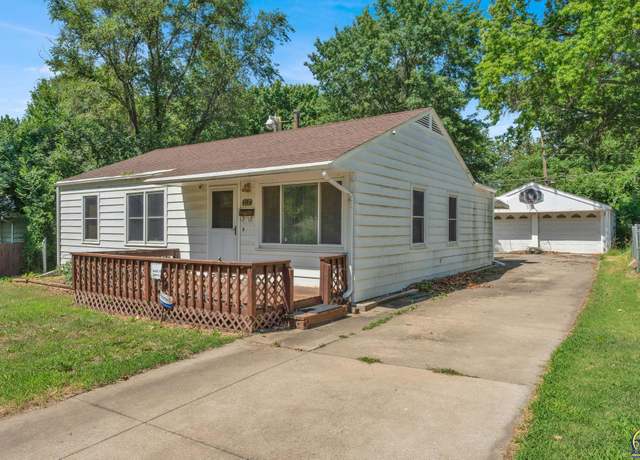 Property at 2117 SE Ohio Ave, Topeka, KS 66605, 4 beds, 2 baths