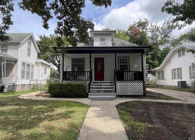 Property at 634 Lincoln St, Emporia, KS 66801, 3 beds, 1 bath