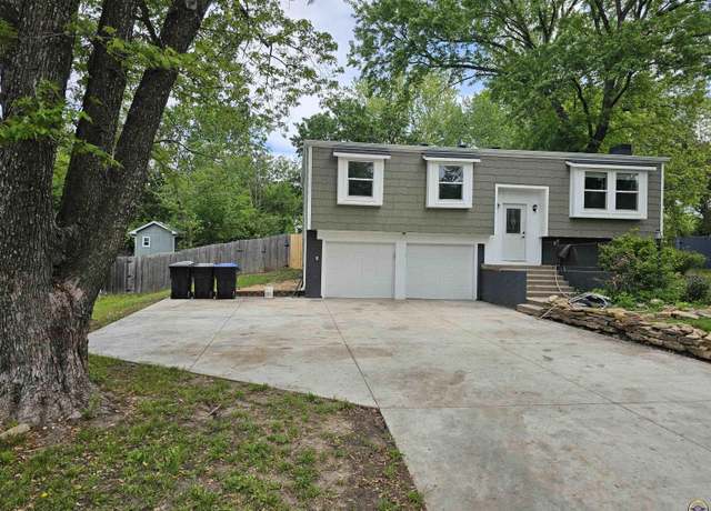 Property at 3518 SE Shorewood Dr, Topeka, KS 66605, 3 beds, 2.5 baths