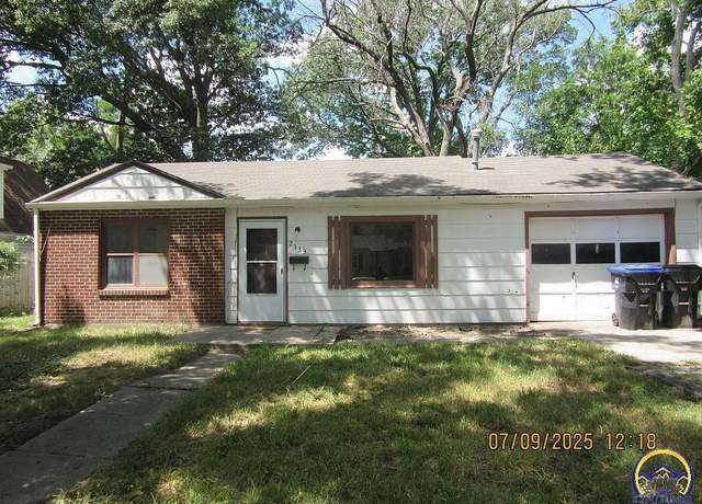 Property at 2333 SW Winterwood Ln, Topeka, KS 66614, 2 beds, 1 bath