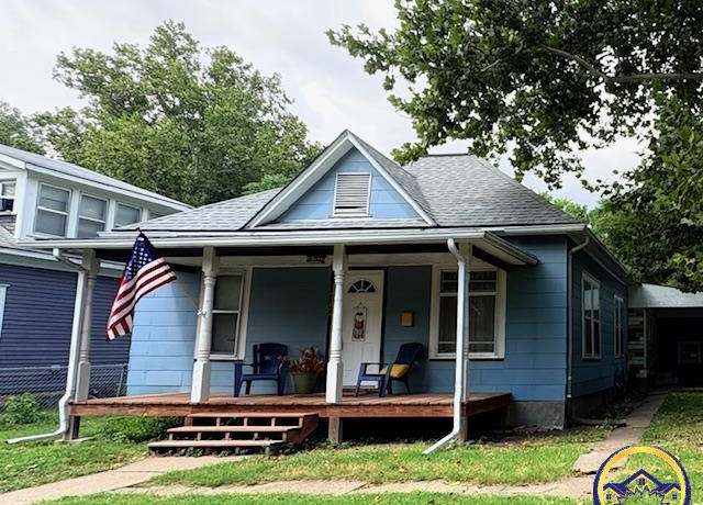 Property at 742 W 7th Ave, Emporia, KS 66801, 3 beds, 1.5 baths