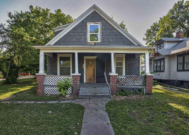Property at 1935 SW Lincoln St, Topeka, KS 66604, 4 beds, 1.5 baths