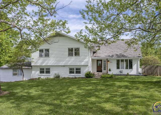 Property at 530 NE 35th St, Topeka, KS 66617, 4 beds, 3.5 baths