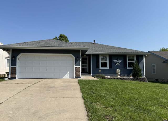 Property at 7408 SW 27th St, Topeka, KS 66614, 4 beds, 3 baths