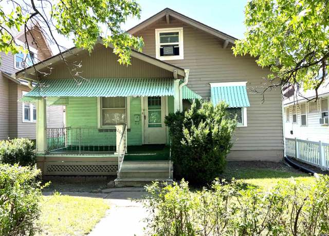 Property at 1209 SW Washburn Ave, Topeka, KS 66604, 4 beds, 1.5 baths