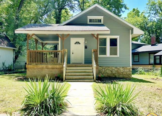 Property at 201 SW Elmwood Ave, Topeka, KS 66606, 2 beds, 1 bath