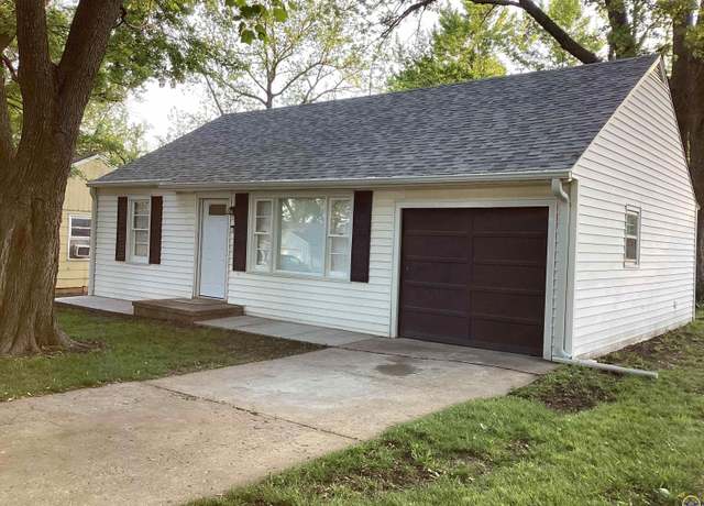 Property at 3127 SE Colorado Ave, Topeka, KS 66605, 2 beds, 1 bath