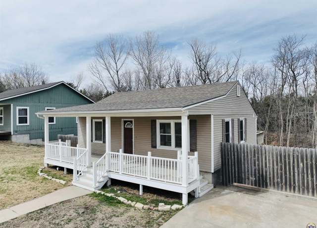 Property at 1227 Pawnee Dr, St. Marys, KS 66536, 5 beds, 2 baths