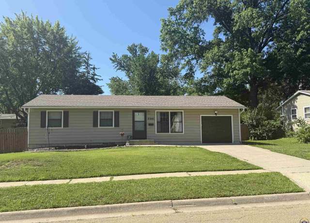 Property at 3201 SW 31st St, Topeka, KS 66614, 4 beds, 2 baths