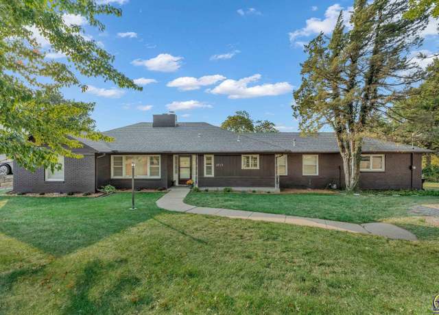 Property at 2713 SW Fairway Dr, Topeka, KS 66611, 3 beds, 2 baths