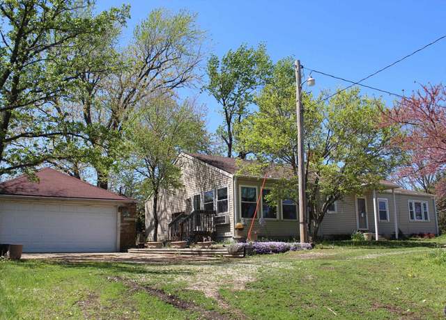 Property at 5735 SW 61st St, Topeka, KS 66619, 3 beds, 2.5 baths