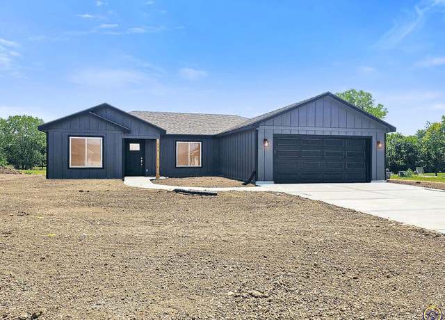 Property at 202 Clay Ave, Carbondale, KS 66414, 3 beds, 2 baths
