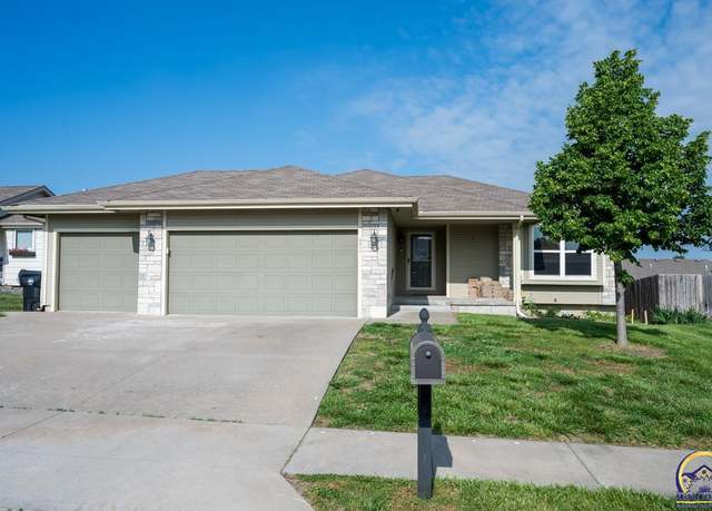Property at 4311 SE Liveoak Dr, Topeka, KS 66609, 4 beds, 3 baths