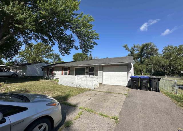 Property at 2133 SE Market St, Topeka, KS 66605, 3 beds, 1 bath