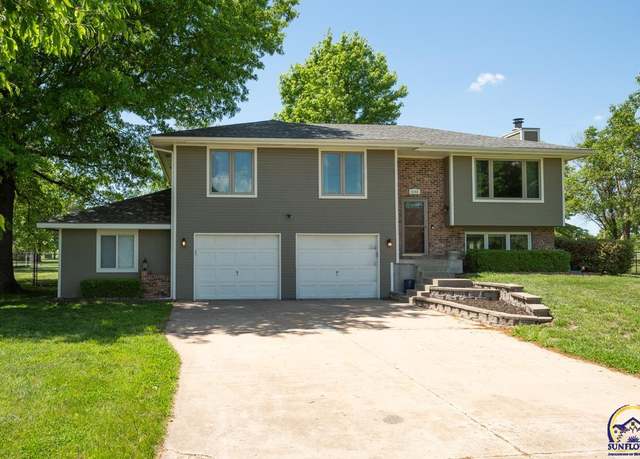 Property at 4345 NW Button Rd, Topeka, KS 66618, 2 beds, 2.5 baths