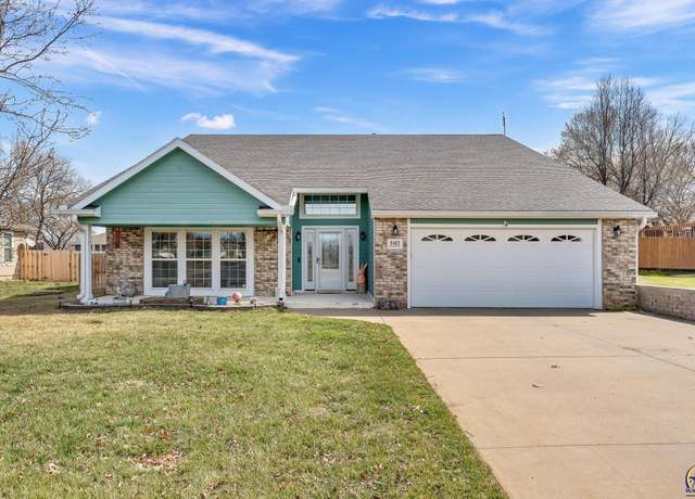 Property at 2412 SE Bennett Dr, Tecumseh, KS 66542, 4 beds, 2 baths