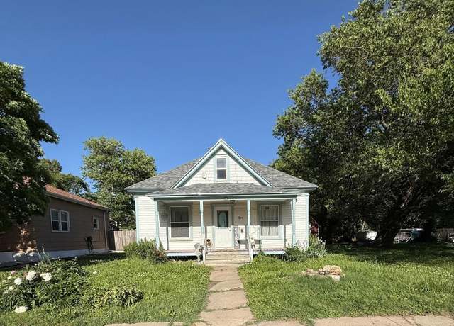 Property at 324 West St, Emporia, KS 66801, 3 beds, 1.5 baths