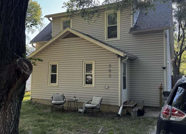 Property at 302 Garfield St, Emporia, KS 66801, 3 beds, 1 bath
