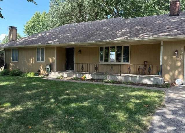 Property at 3219 SE Arbor Dr, Topeka, KS 66605, 3 beds, 2 baths