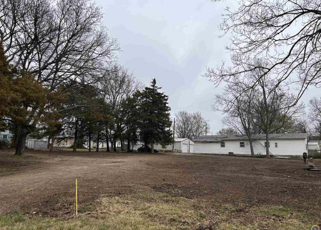Property at 603 Madison St, Lyndon, KS 66451