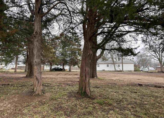 Property at 607 Madison St, Lyndon, KS 66451