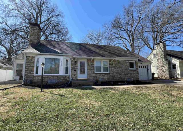 Property at 3617 SW Avalon Ln, Topeka, KS 66604, 3 beds, 2 baths