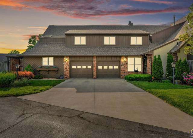 Property at 5613 SW Foxcroft North Cir, Topeka, KS 66614, 2 beds, 2.5 baths
