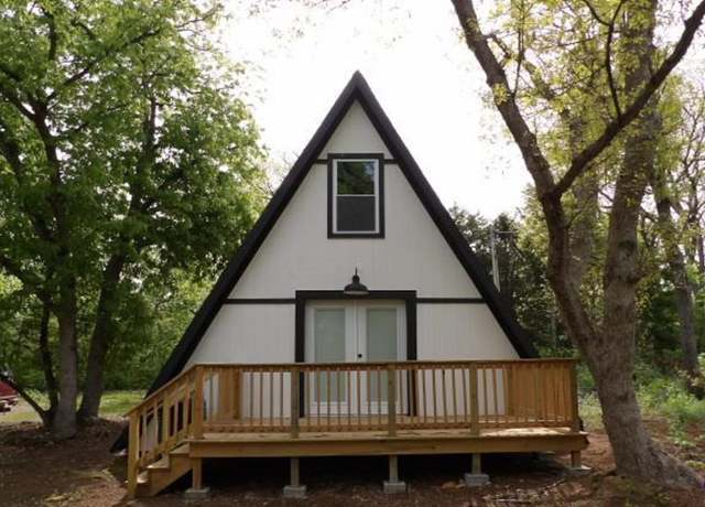 Property at 9633 Valleymead Ln, Ozawkie, KS 66070, 2 beds, 1 bath
